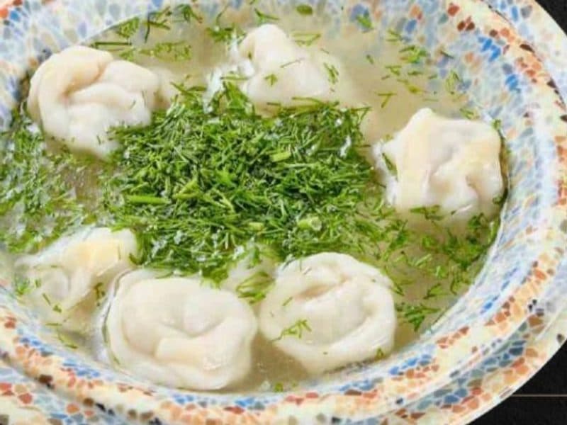 Пельмени с бульоном